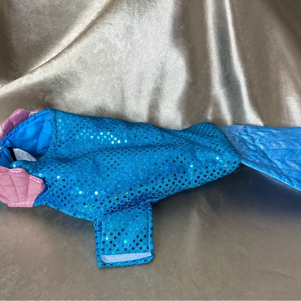 Skull & Bones Mermaid Dog Costume! Size Small. New, no tags. - Picture 3 of 12